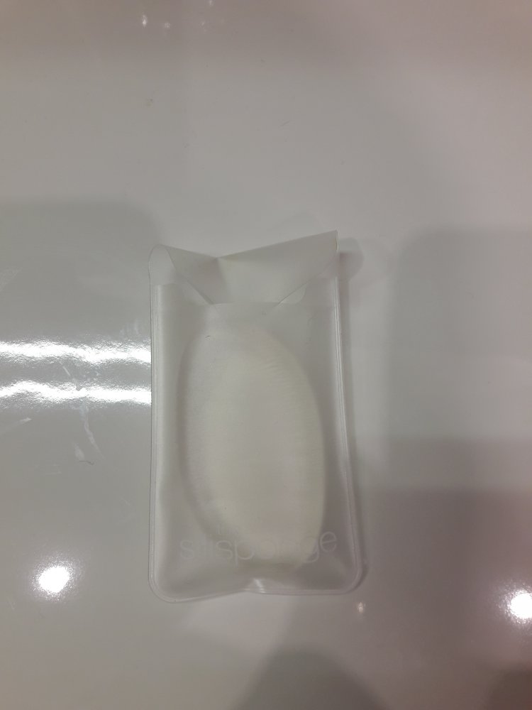 neuwertiger Silikon Make up Schwamm