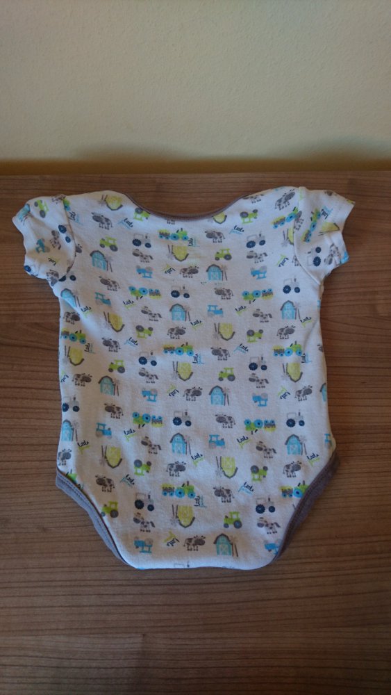 schöner Kurzarmbody in Gr. 68 von Cool Club 