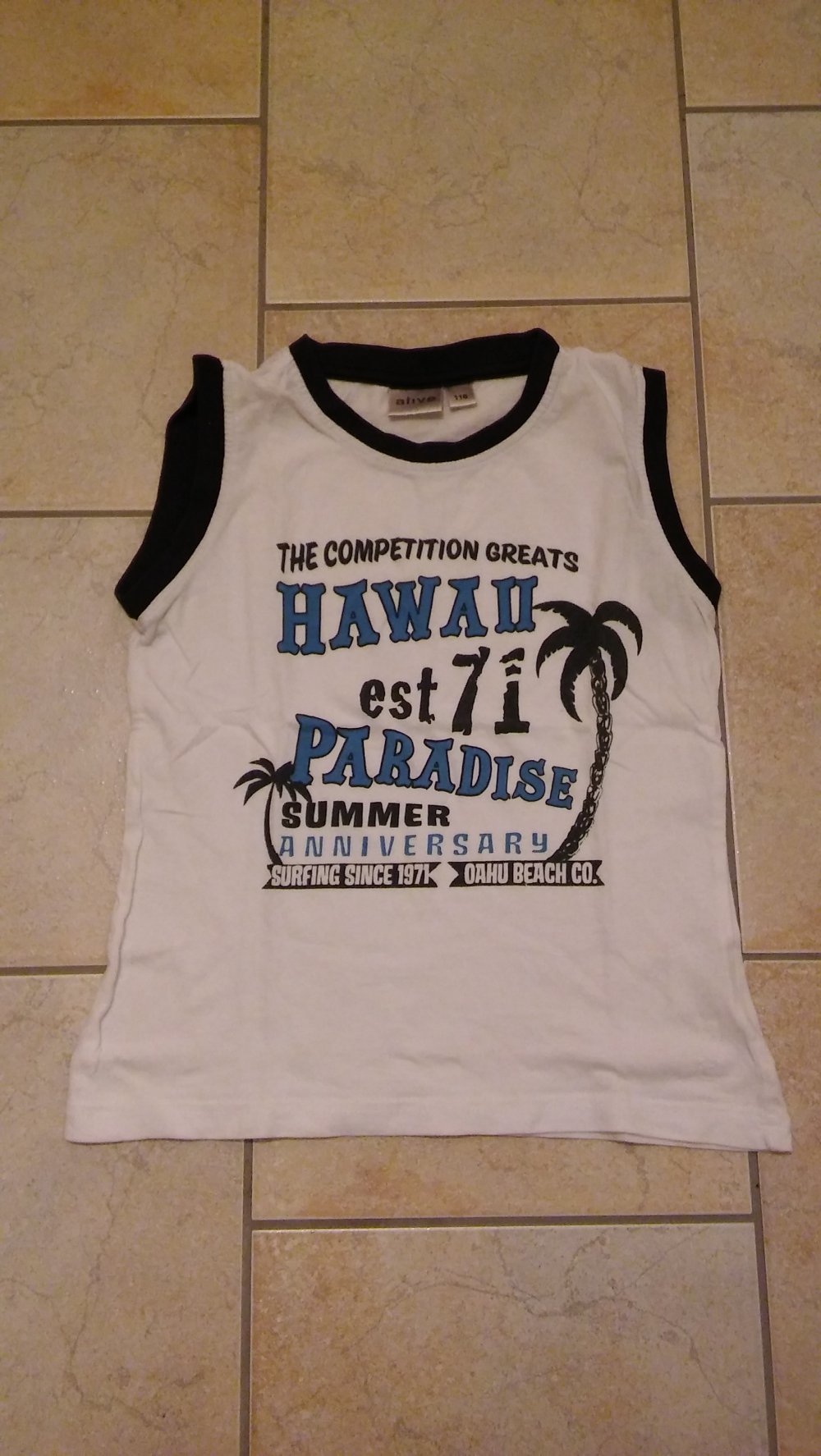 4 ärmellose Shirts Gr. 116