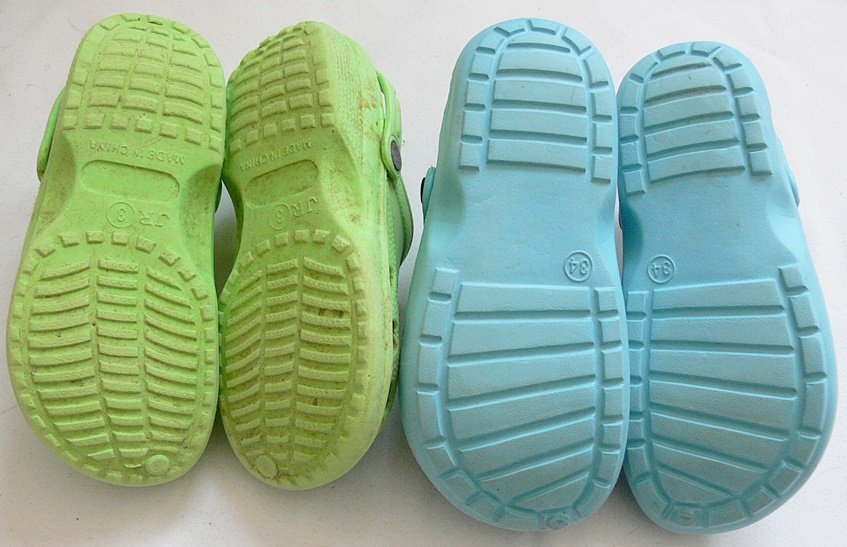 4 Paar Gartenschuhe / Gummischuhe / Hausschuhe - 30-34