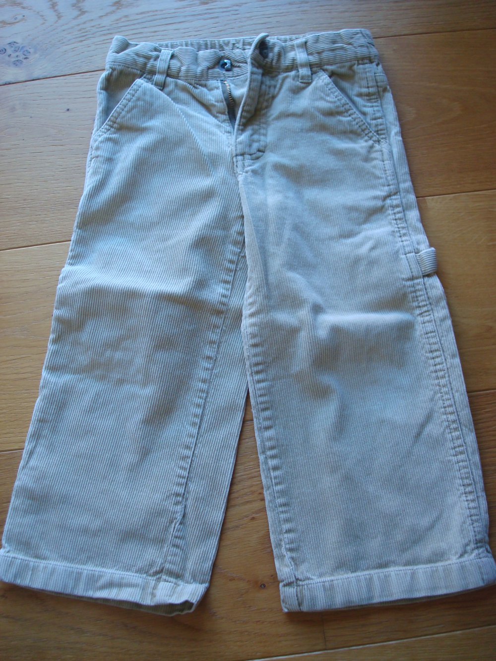 helle Cordhose für Jungen