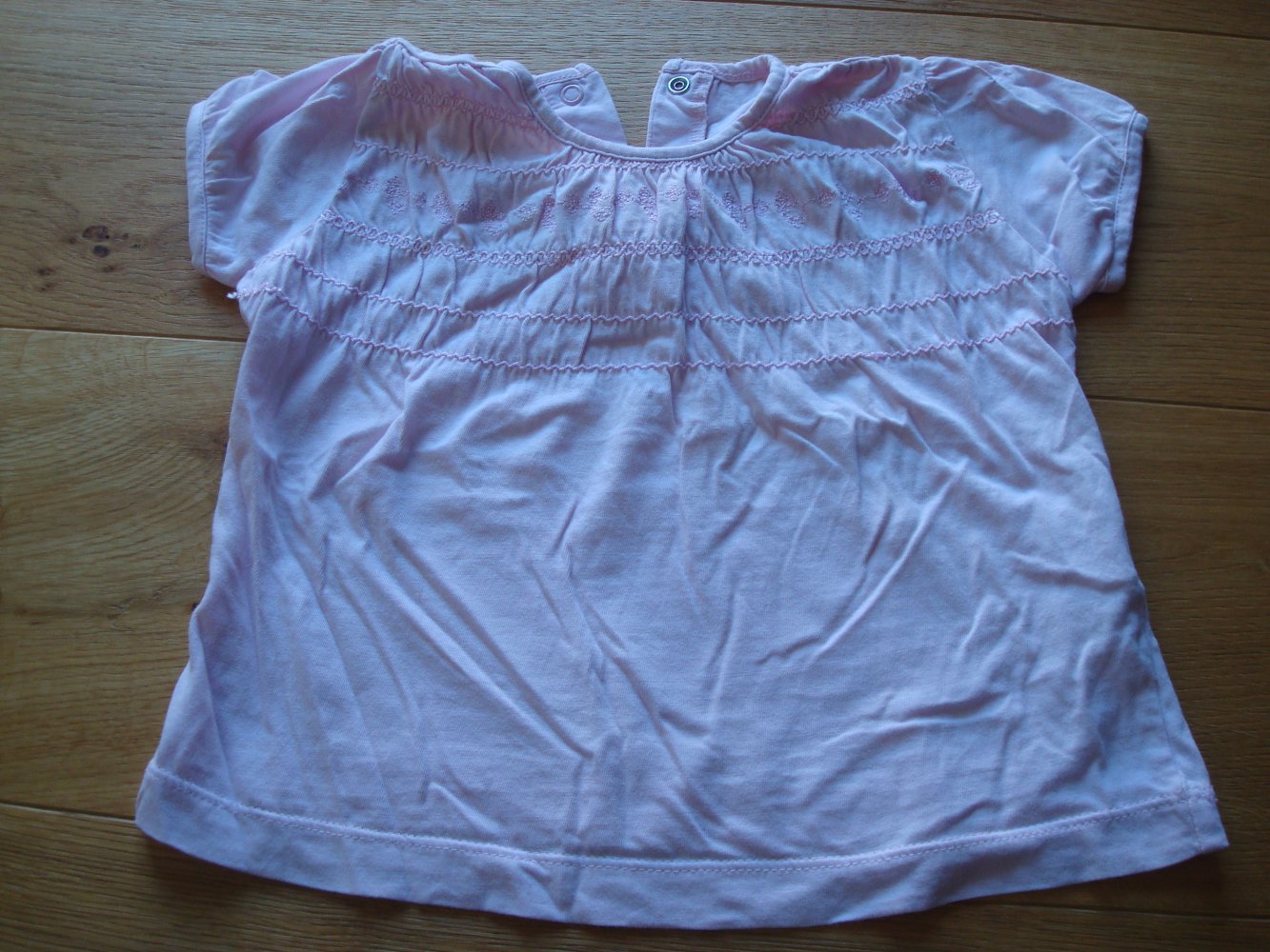 süßes Shirt, t-Shirt, Kurzarmbluse mit Stickerei Gr. 74