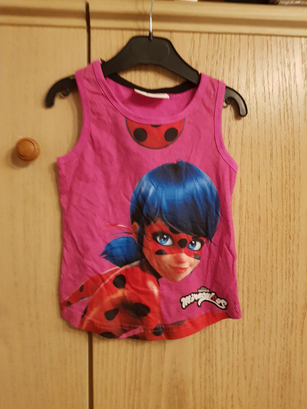 Achsel Shirt Gr 3 Y getragen bei 98