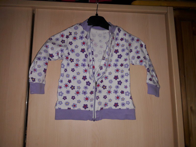 Strickjacke /Sweatshirtjacke Gr 74/80