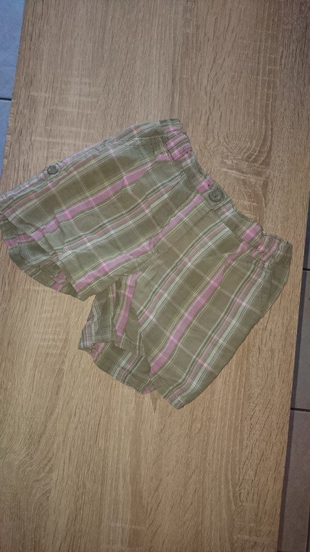 Kurze Hose Gr 92 verstellbarer Bund
