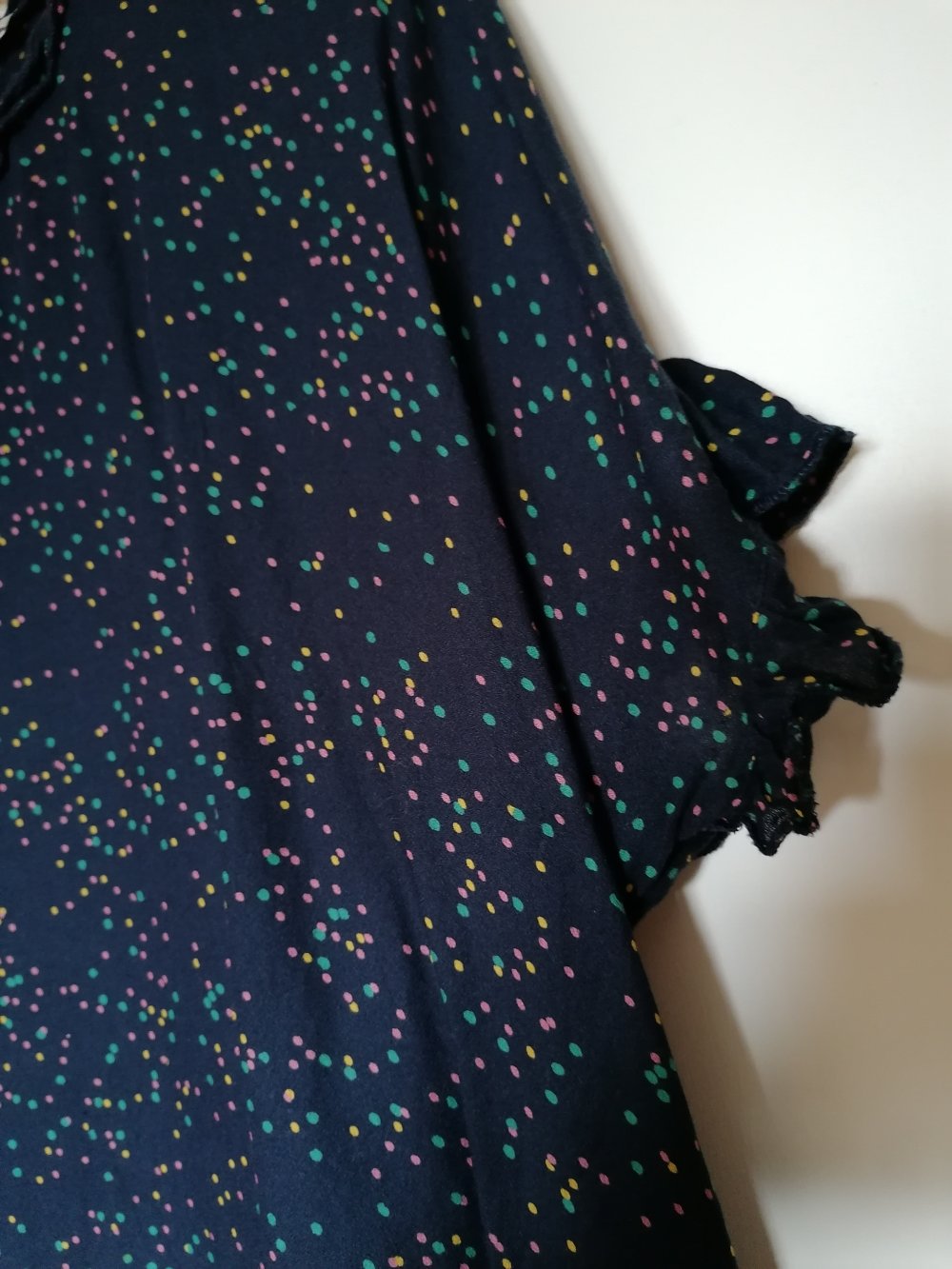 Esprit: süße Sommerbluse mit bunten Pünktchen Gr. 42