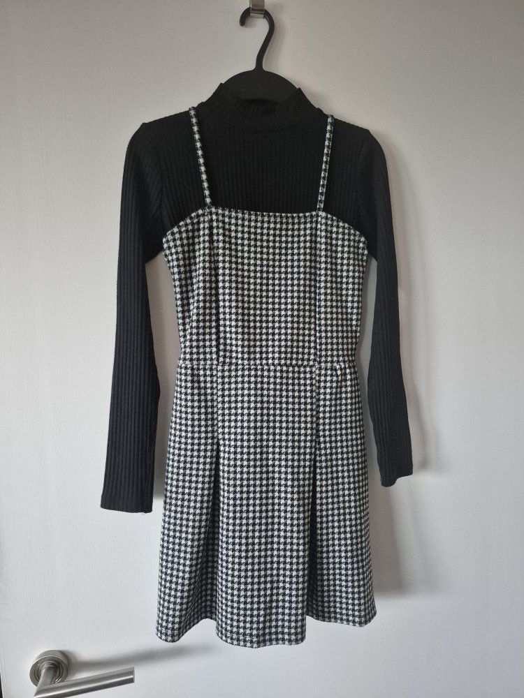 C&A: Set aus Pulli und Kleid Gr. 140