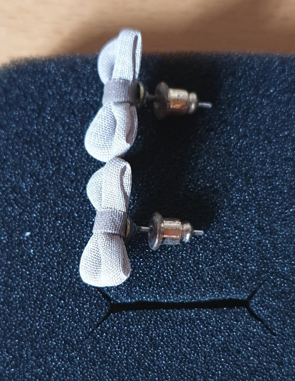 Ohrstecker Schleife