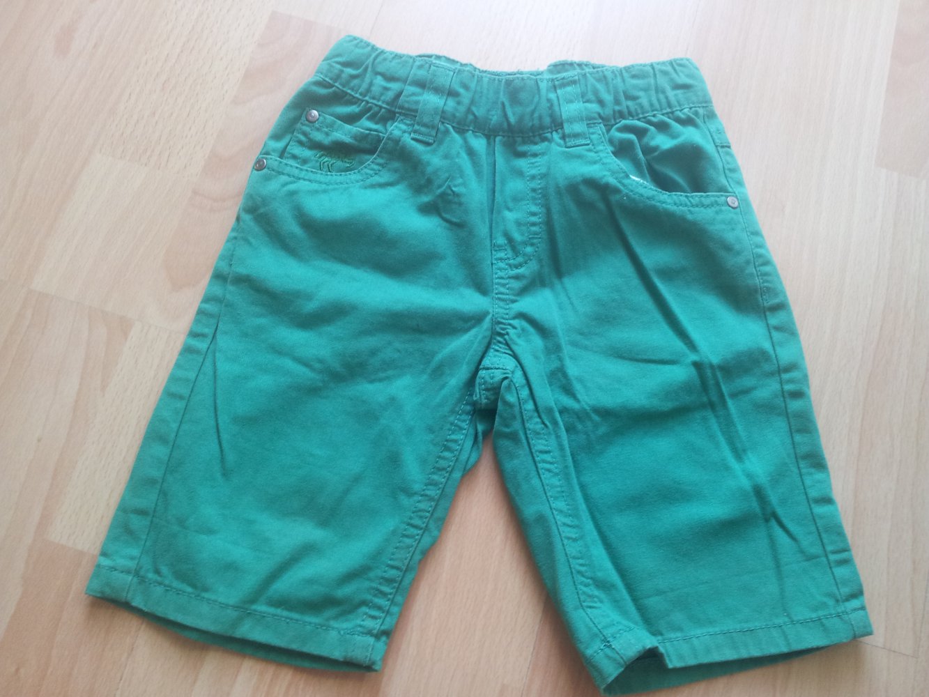  kurze Hose Jeans grün Shorts C&A Gr. 98
