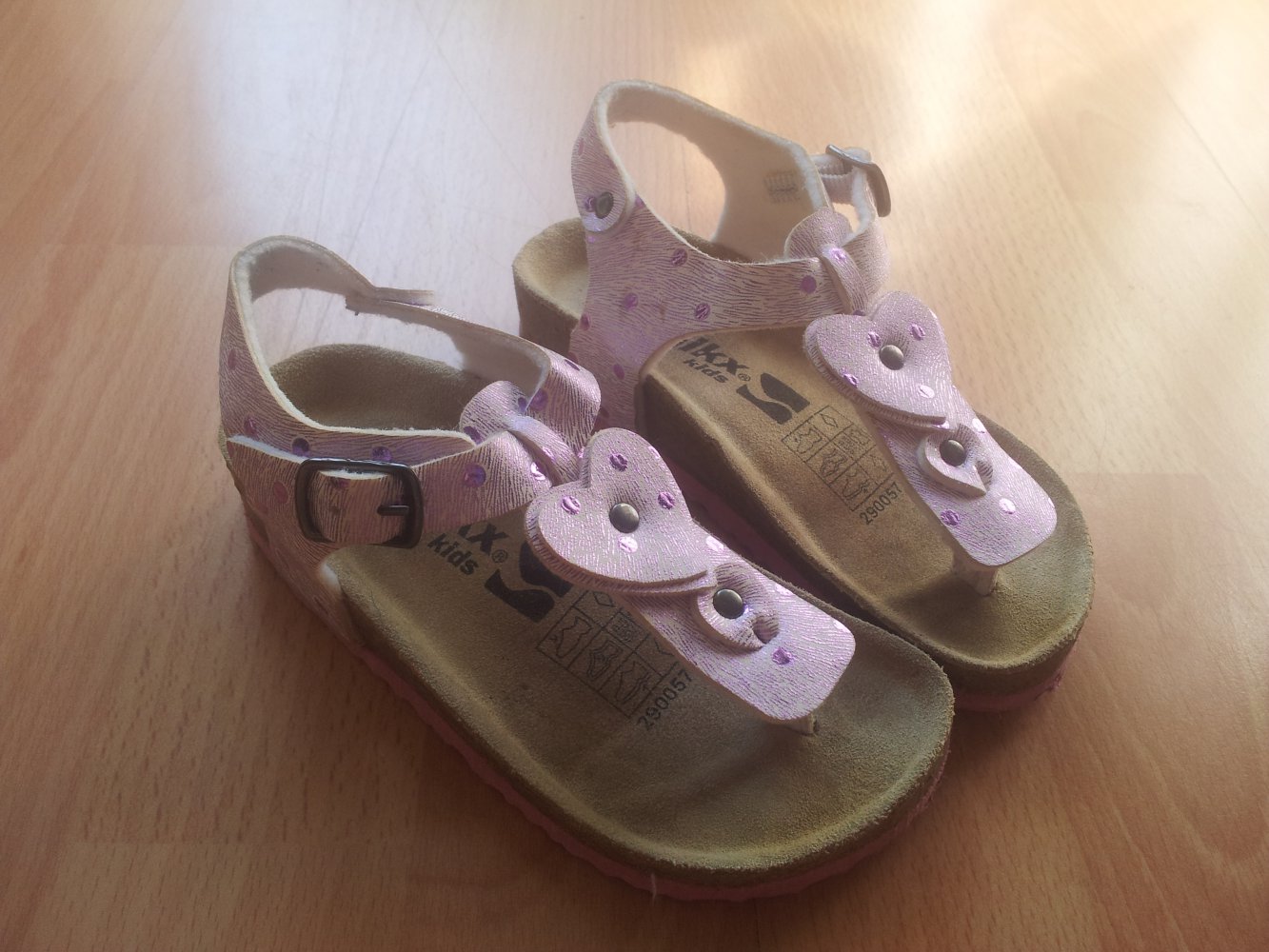  Kinder Sandalen Zehen weiß lila Gr. 25 festes Fußbett