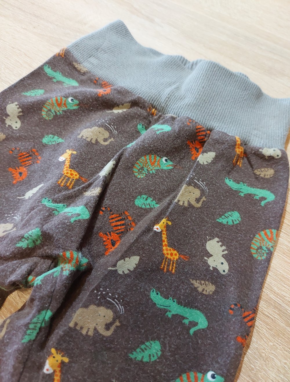 Lange Stoffhose Größe 80