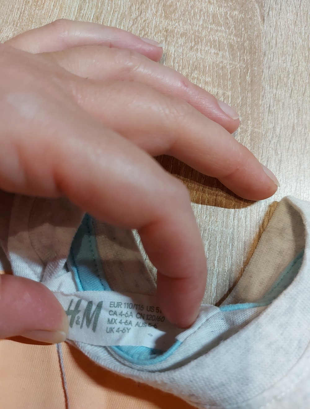 Neuwertiges T-shirt Größe 110/116 H&M