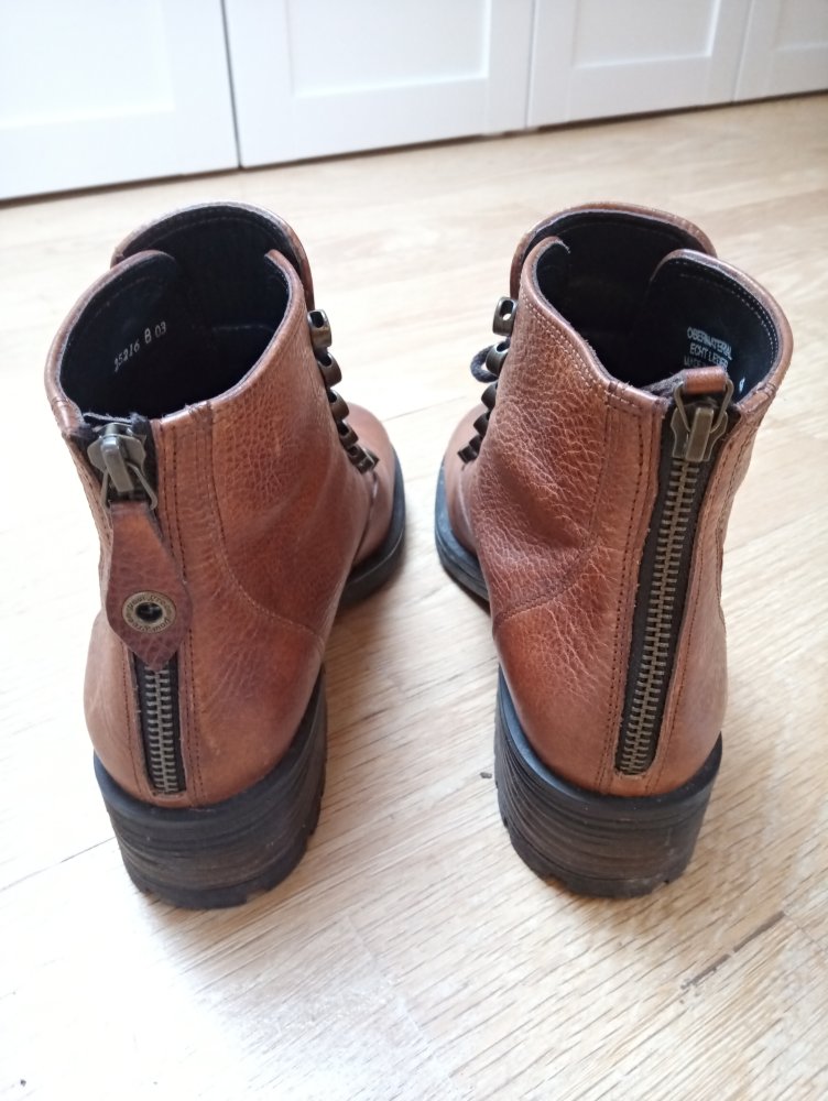 Schöne hell braune Stiefeletten von Paul Green