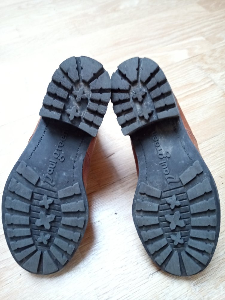 Schöne hell braune Stiefeletten von Paul Green