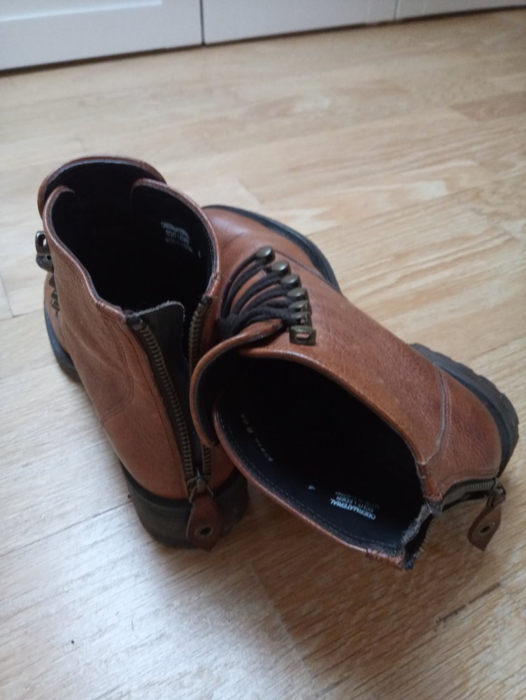 Schöne hell braune Stiefeletten von Paul Green
