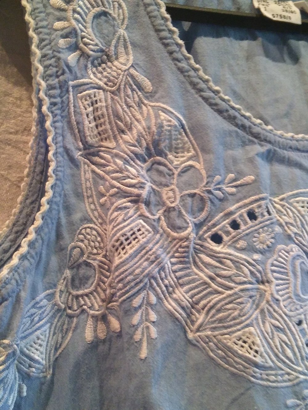 Jeansbluse mit Stickerei