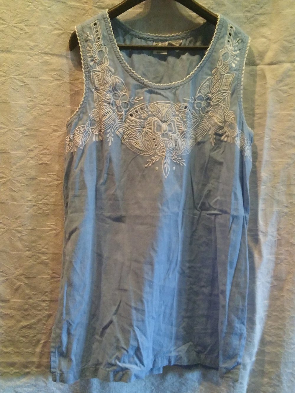 Jeansbluse mit Stickerei