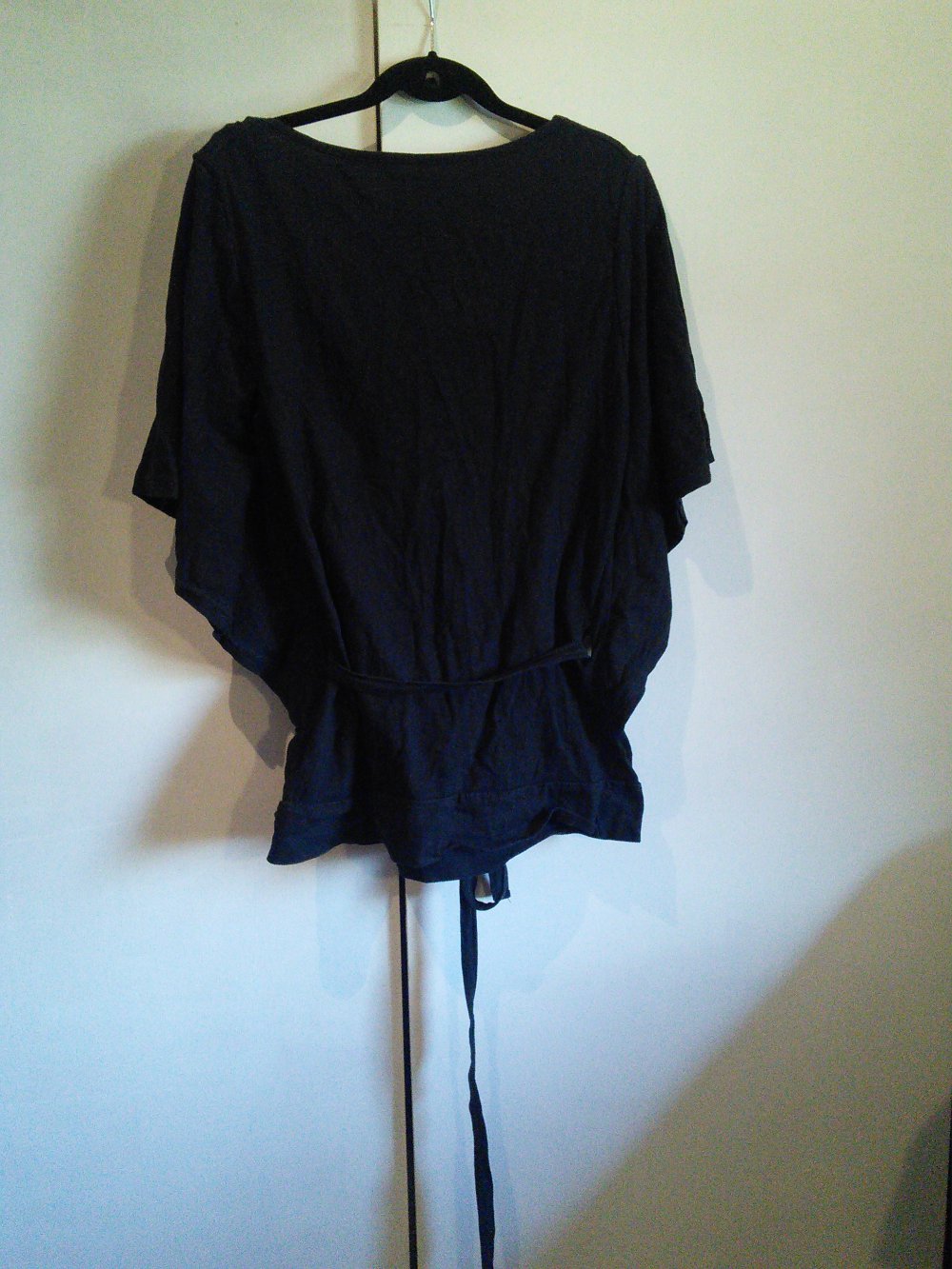 Schwarzes Fledermausshirt