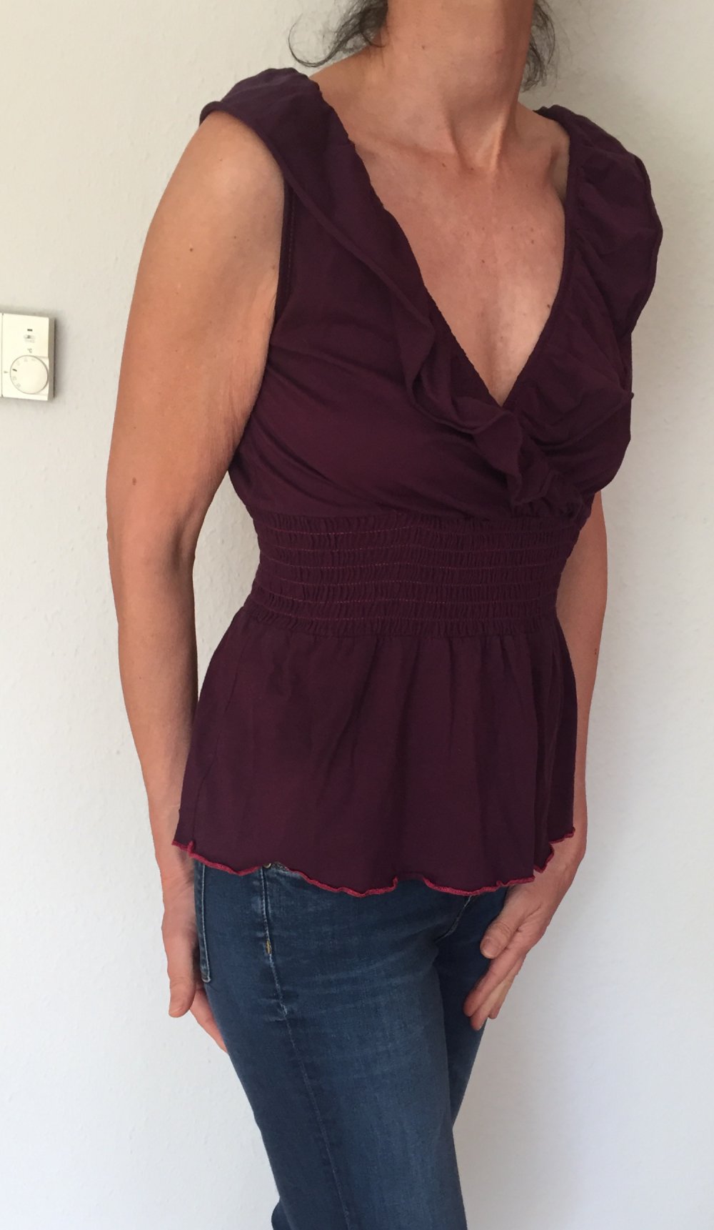 Volants Tops Shirt mittig gerafft Gr.S in Brombeere Farbe