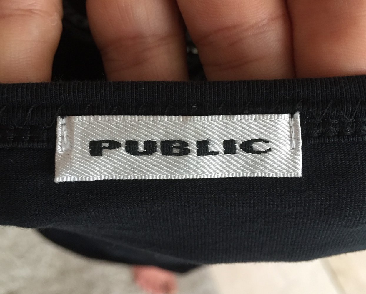 Public Shirt Gr.M/L schwarz mit weißem Elefant