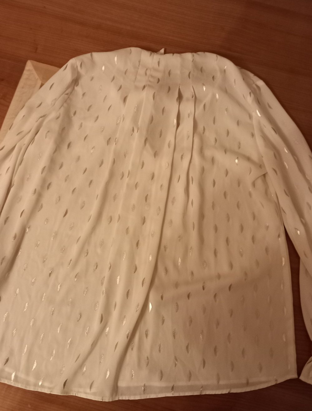 ausgefallene Bluse mit Glitzer Gr. 34