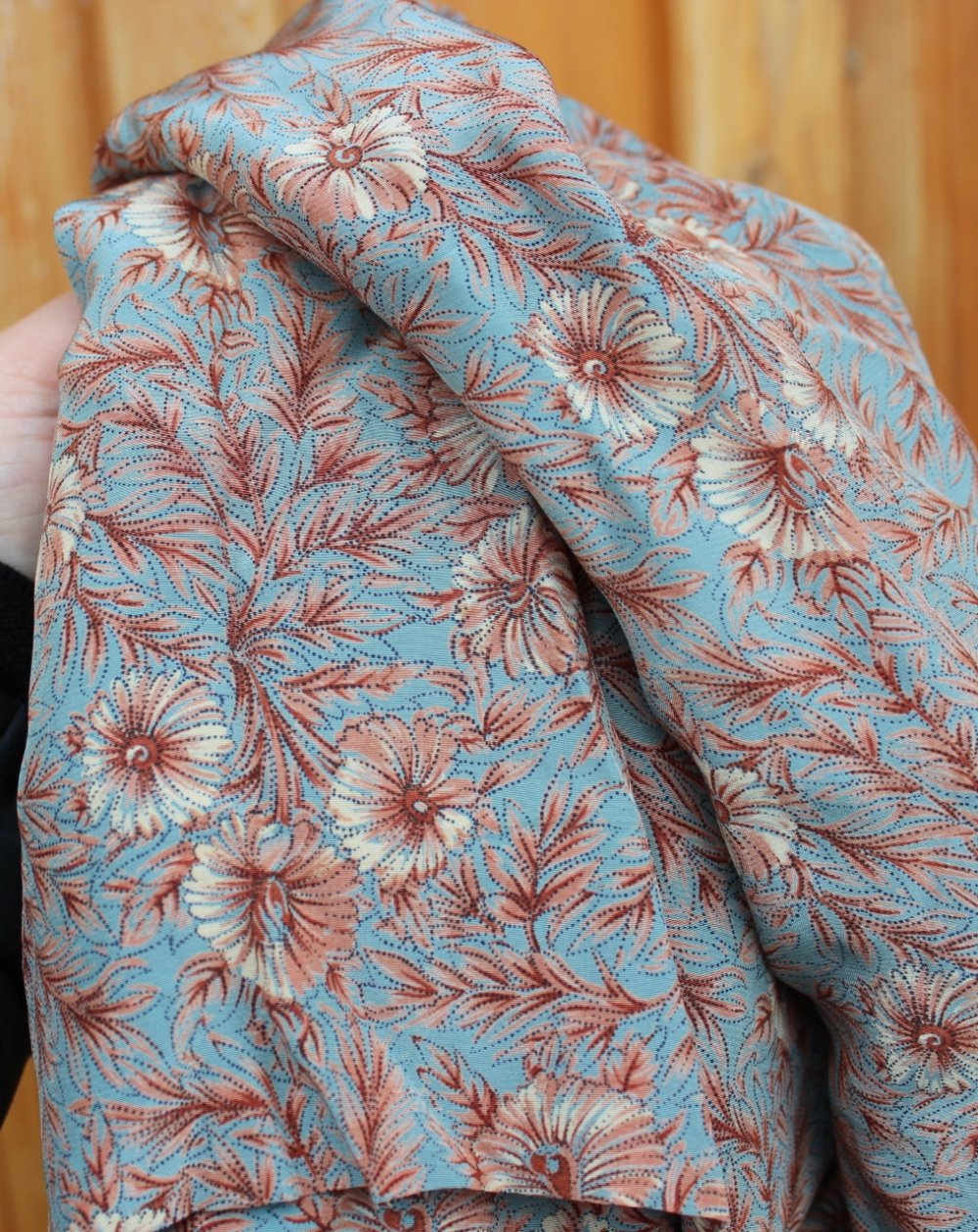 grauer Vintage Rock mit Blumenmuster, Unikat, ca. Größe 42