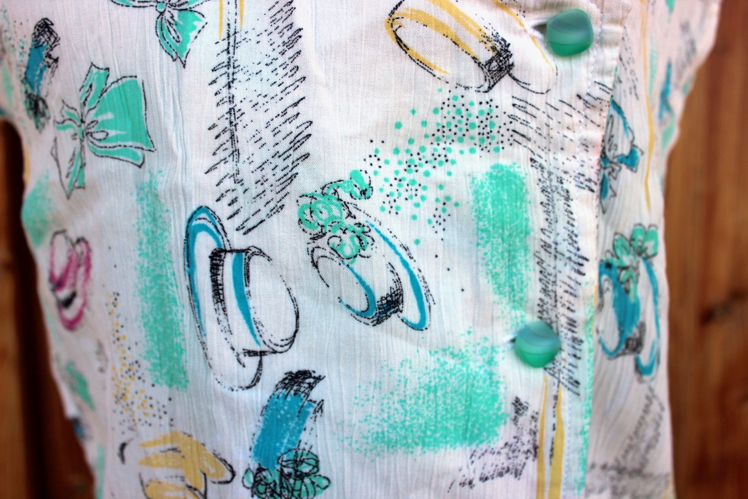 weißes True Vintage Top mit Sonnenhüten, Schleifen und Blumen, Größe 36-40, Unikat