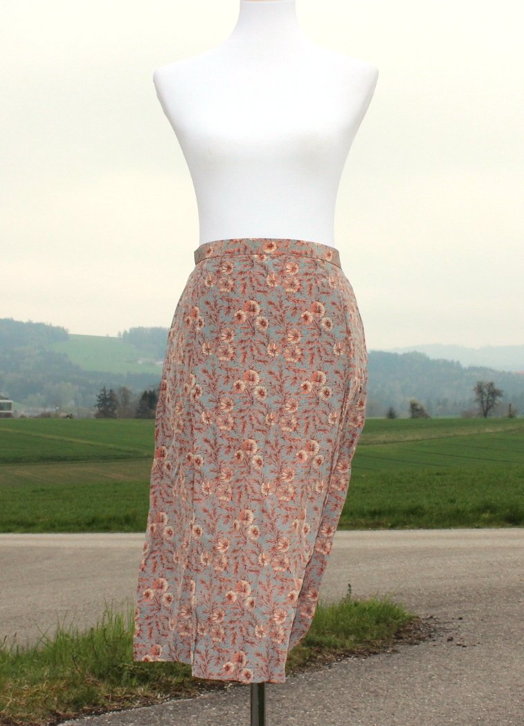 grauer Vintage Rock mit Blumenmuster, Unikat, ca. Größe 42