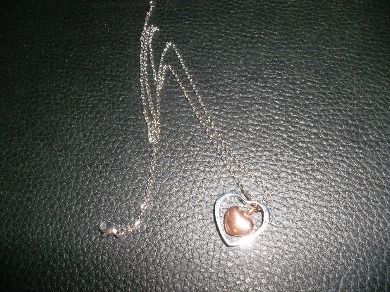 neue kette mit herzanhänger zum befüllen