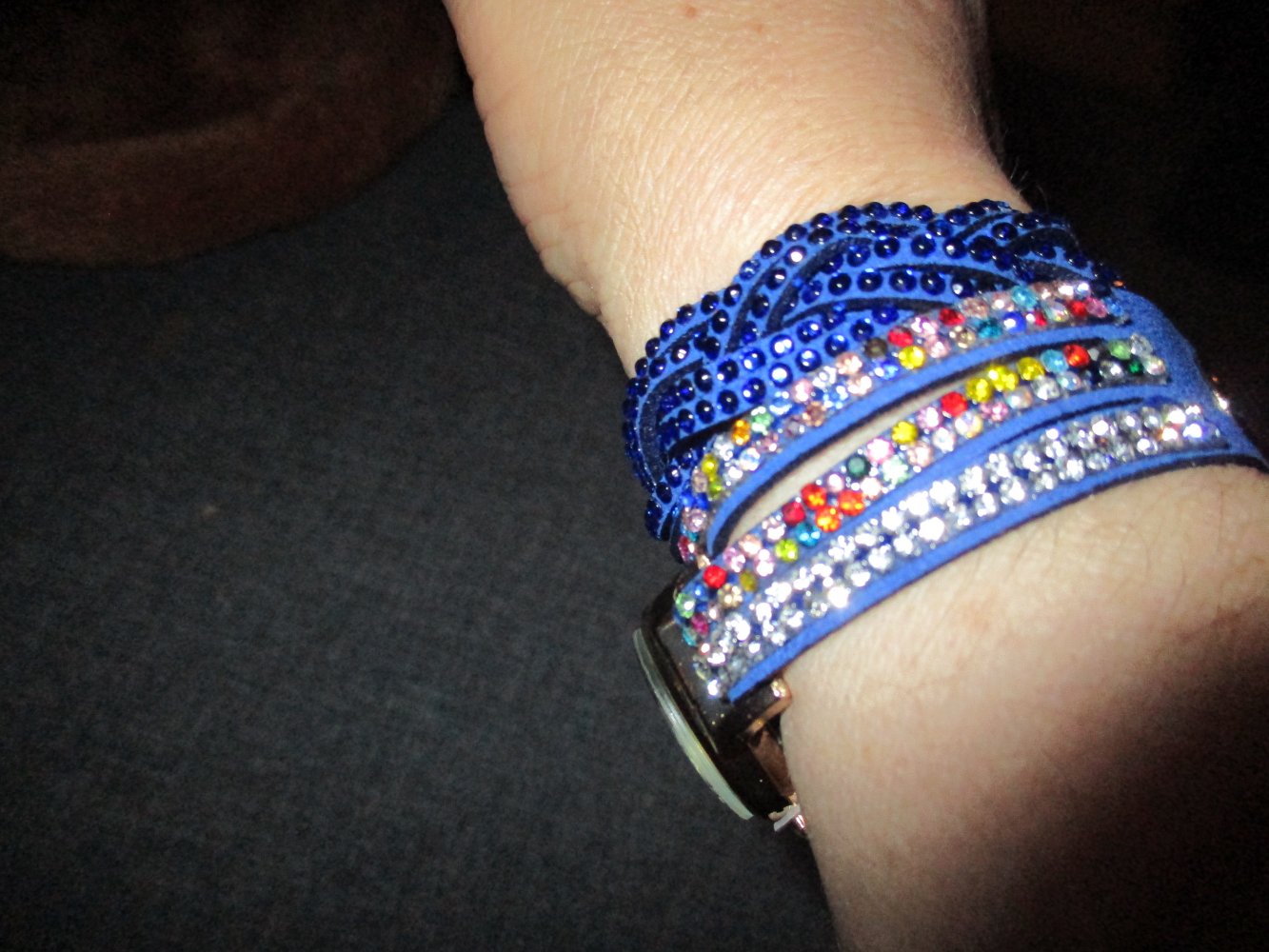 neue armbanduhr, blau / bunt, glitzer, steinchen, bänder, geflochten