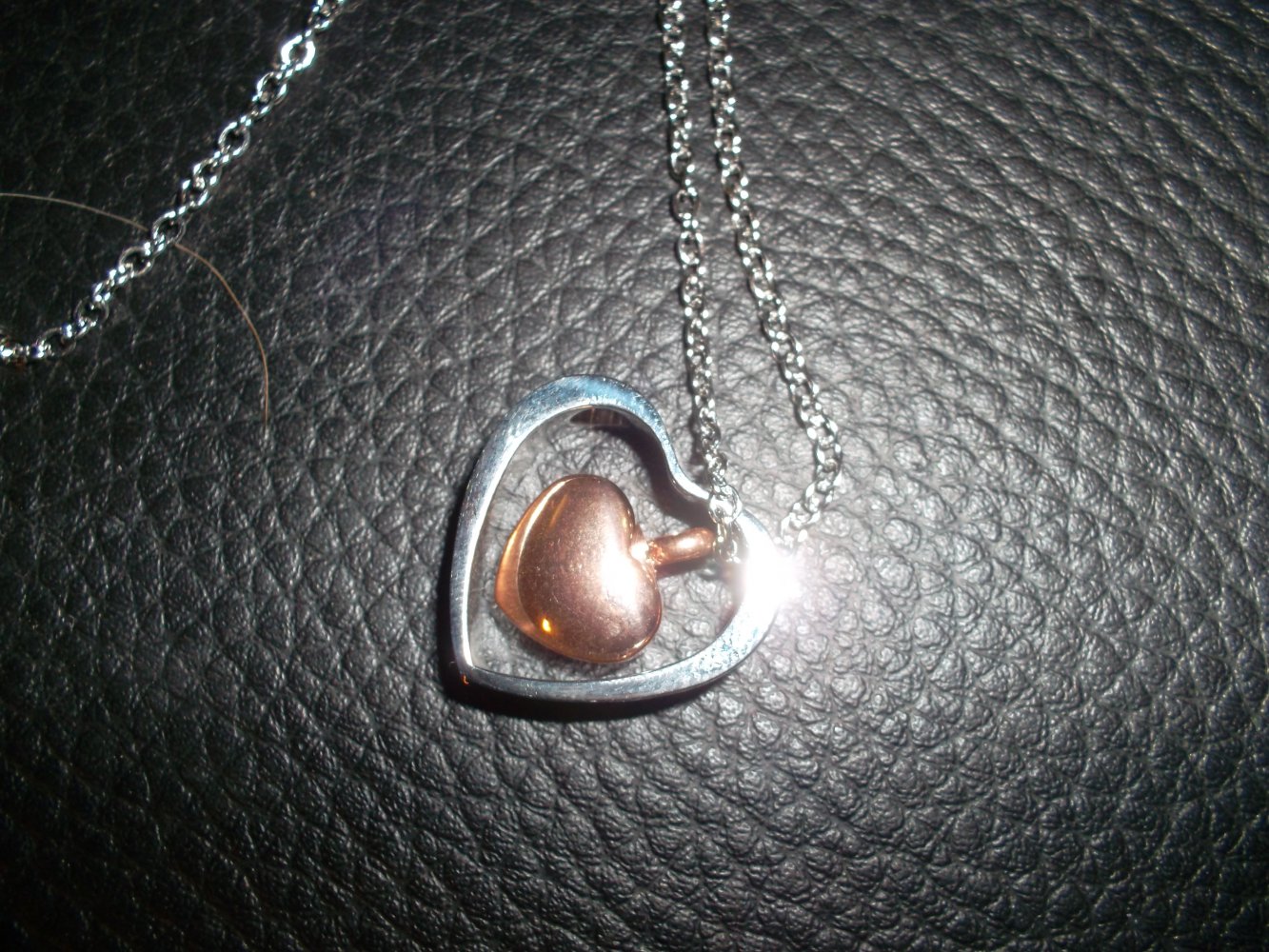 neue kette mit herzanhänger zum befüllen