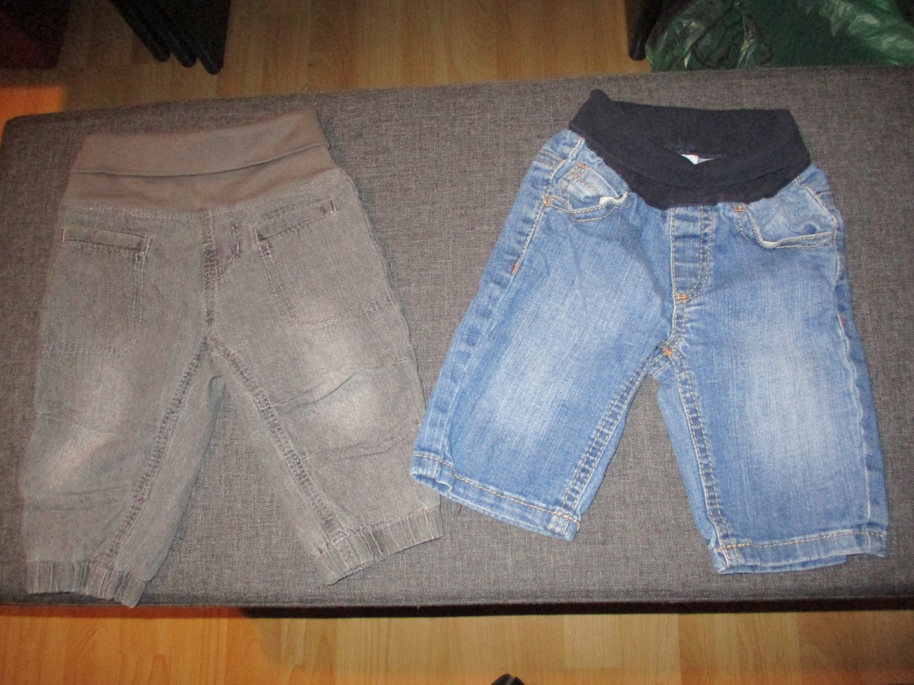 2 süsse neuwertige baby-jeanshosen, gr. 62/68, impidimpi, s. oliver
