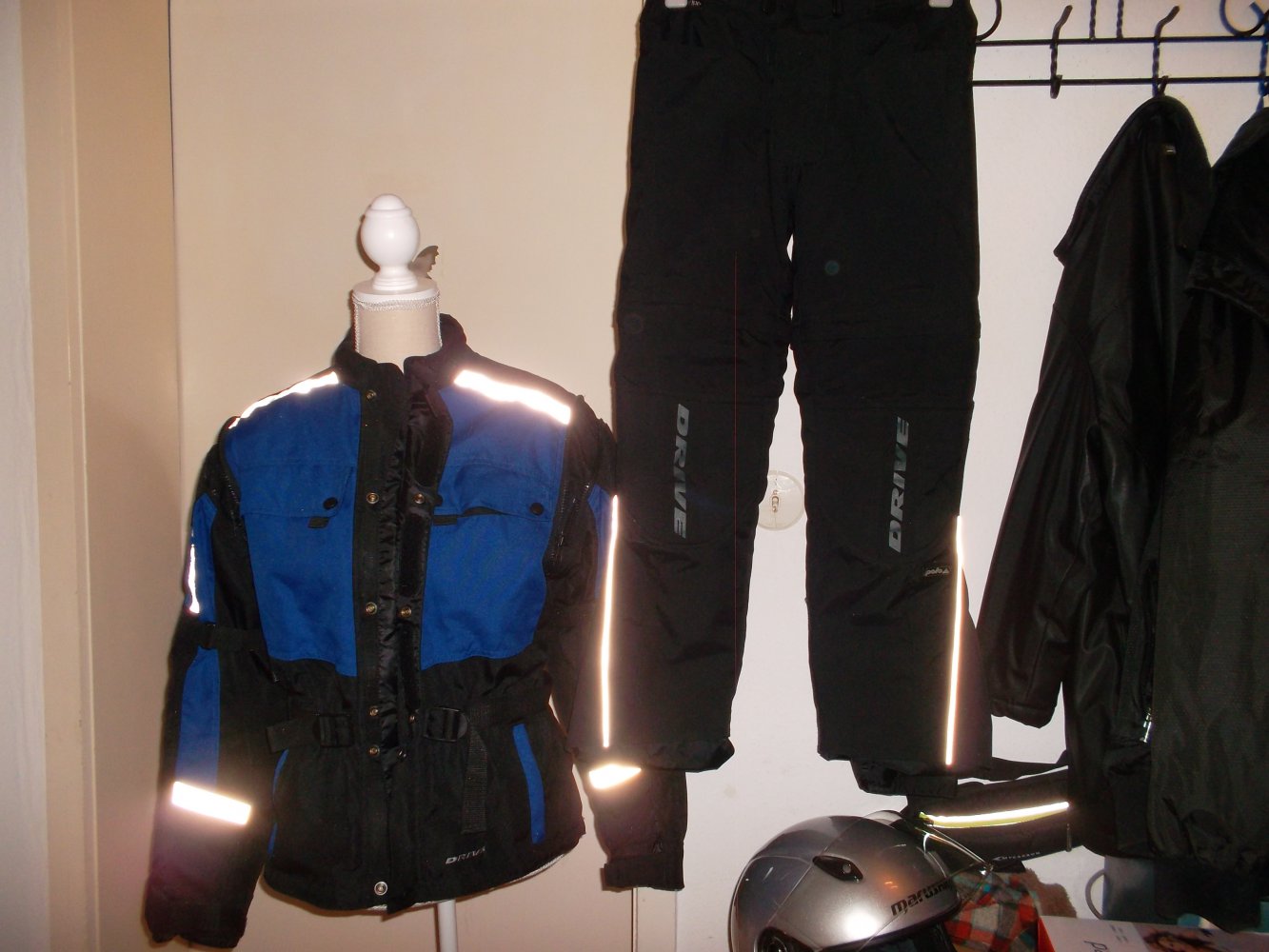 hochwertige neuwertige kinder-motorradhose,146/152,schwarz