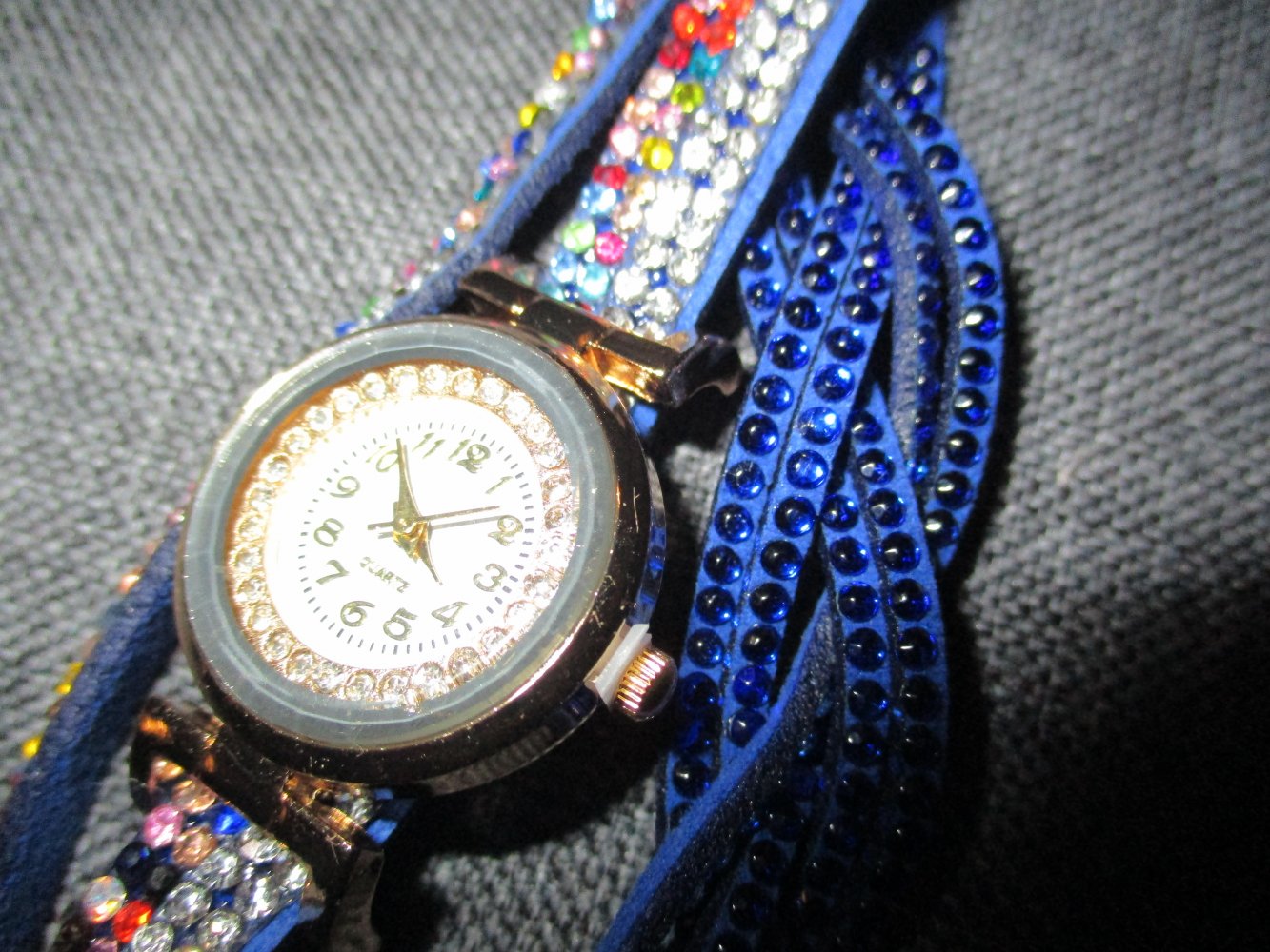 neue armbanduhr, blau / bunt, glitzer, steinchen, bänder, geflochten