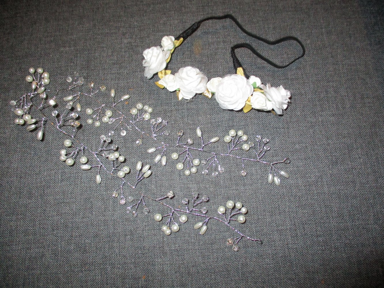 neu, 2 teiliger haar-schmuck. silberfarben, perlen, haargummi, blumen,für mädchen und frauen
