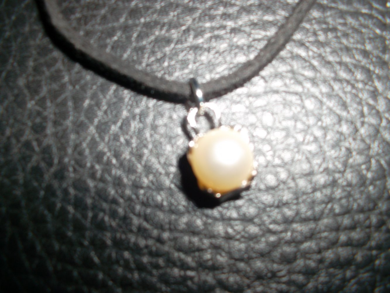 schwarzes halsband,anhänger,weiße perle,38 cm