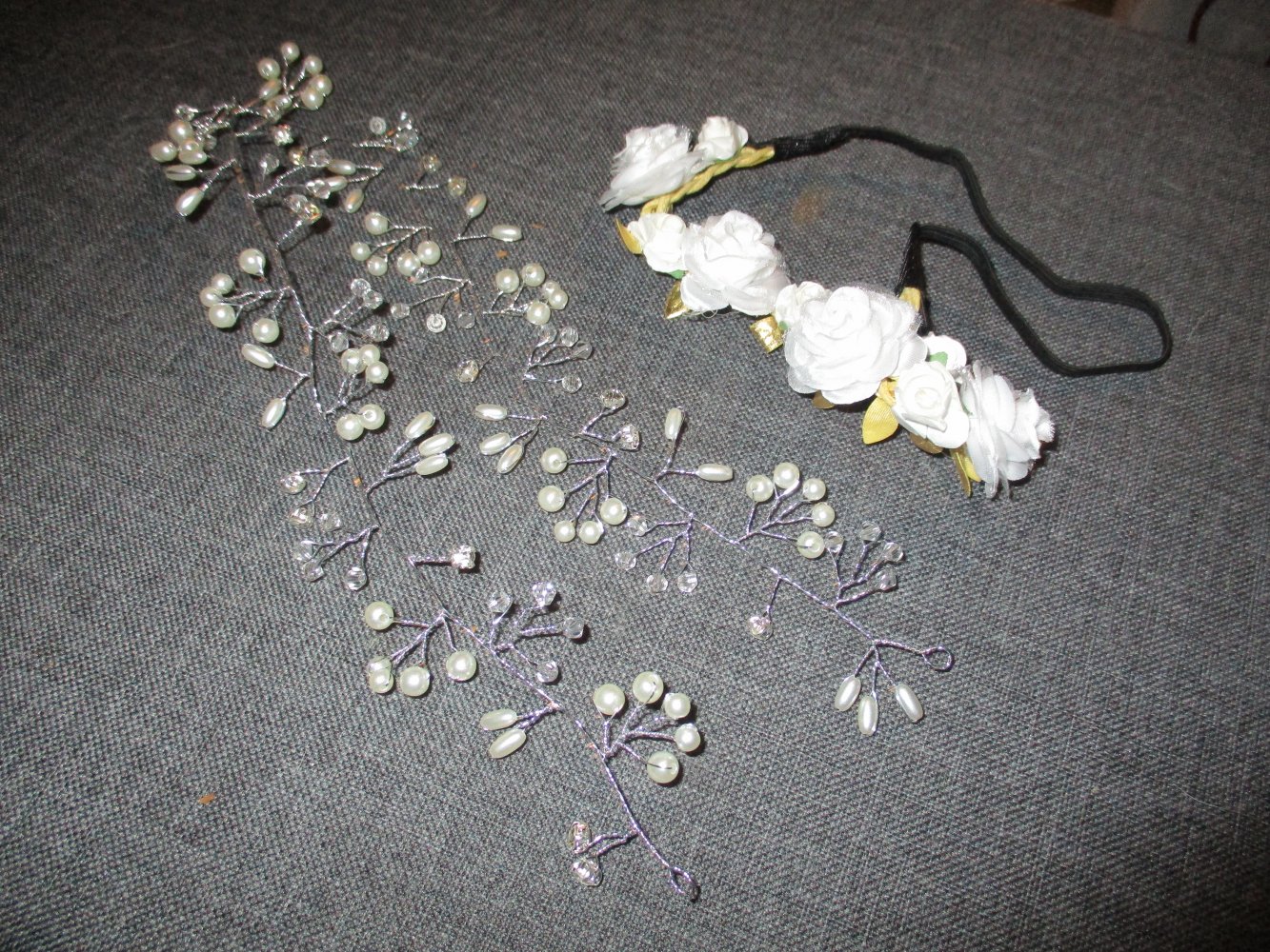 neu, 2 teiliger haar-schmuck. silberfarben, perlen, haargummi, blumen,für mädchen und frauen