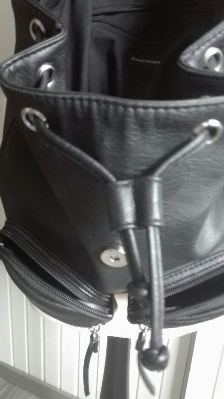 Schwarzer Kunstleder Rucksack