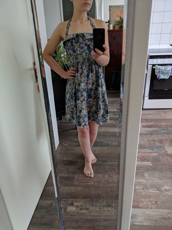 Neckholder Blumen Sommerkleid