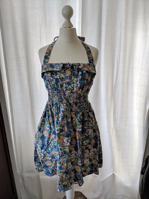 Neckholder Blumen Sommerkleid
