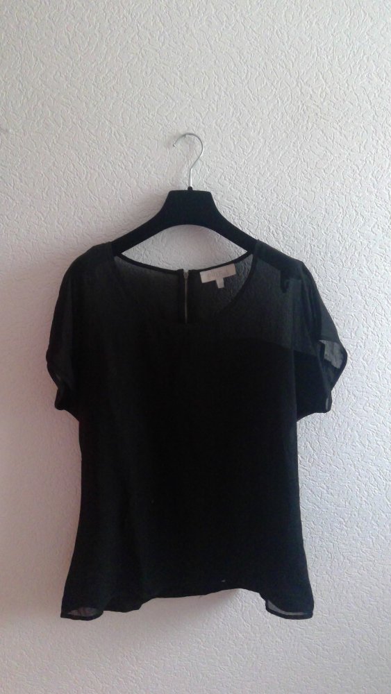 Schwarz-silbernes Oberteil