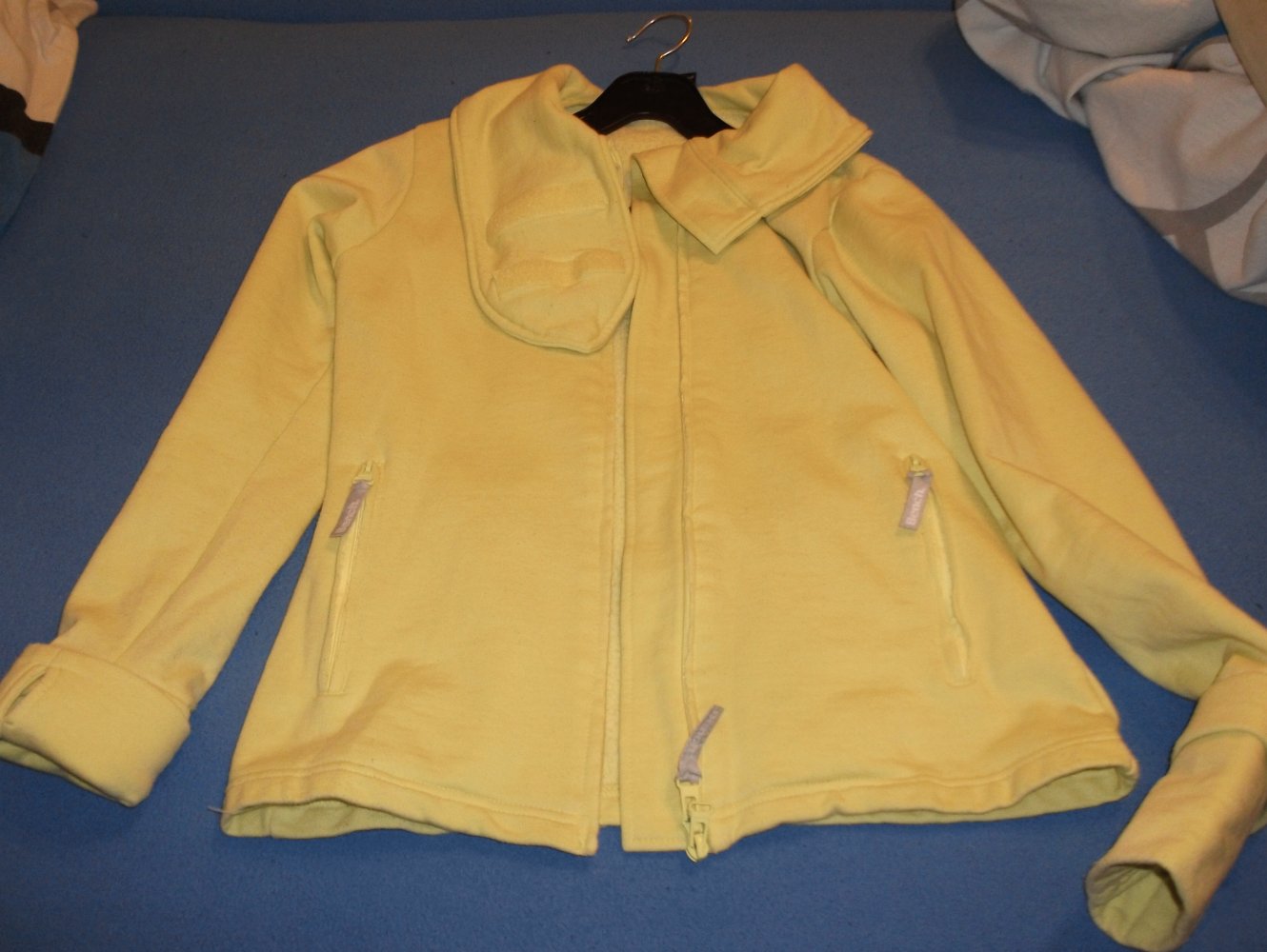 Gelbe Sweat Jacke bon Bench