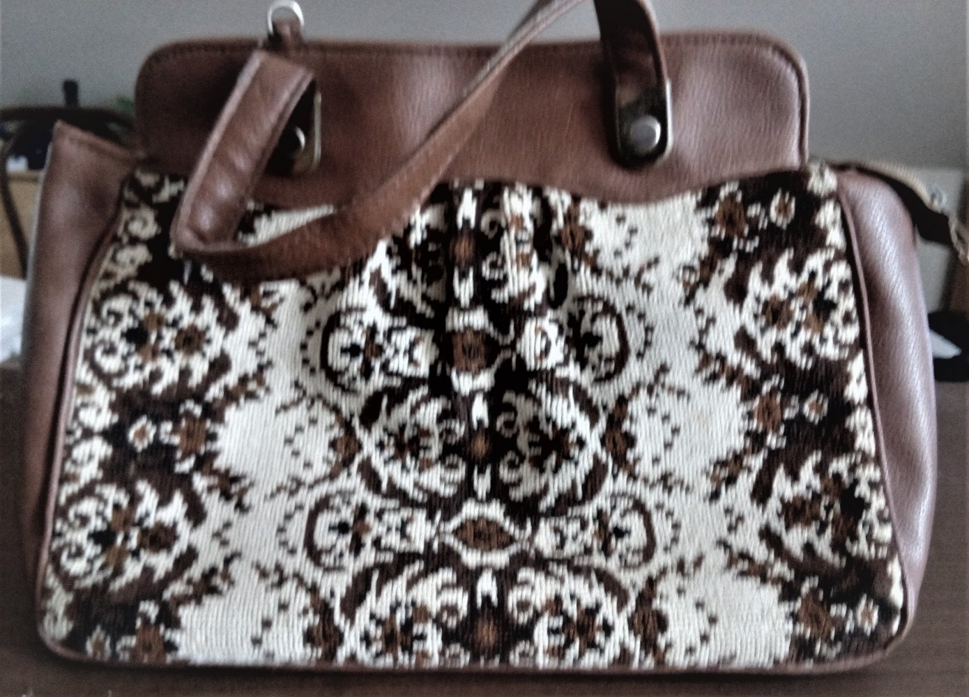 Handtasche, Tasche