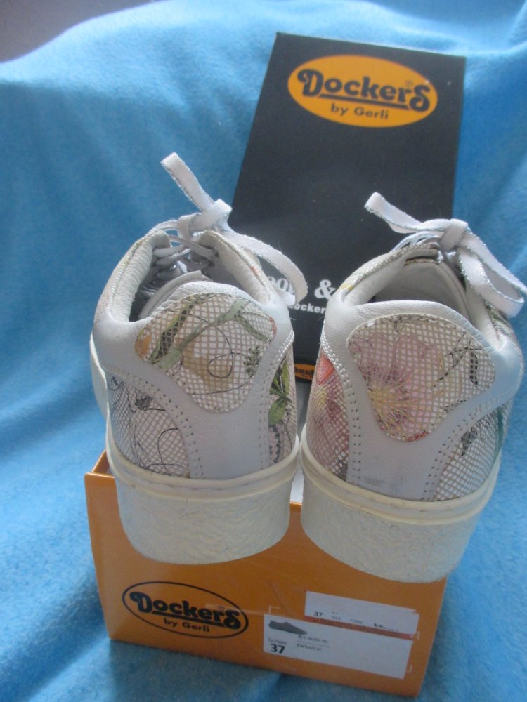 NEU ungetragen * Mosaik * Romantik * Blumen * Blüten * Flower- Power * Freizeit * Leder * Chucks * Sneaker * Schnür- Schuhe 