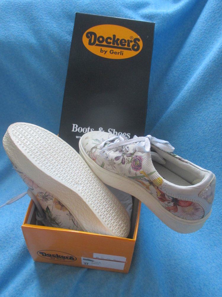 NEU ungetragen * Mosaik * Romantik * Blumen * Blüten * Flower- Power * Freizeit * Leder * Chucks * Sneaker * Schnür- Schuhe 
