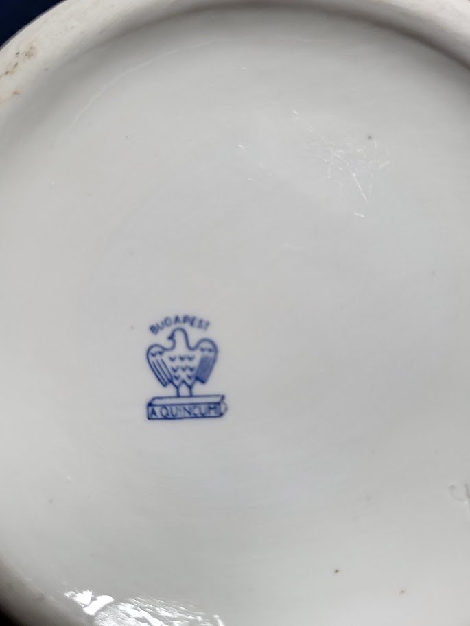 runde Vase A quincum Budapest