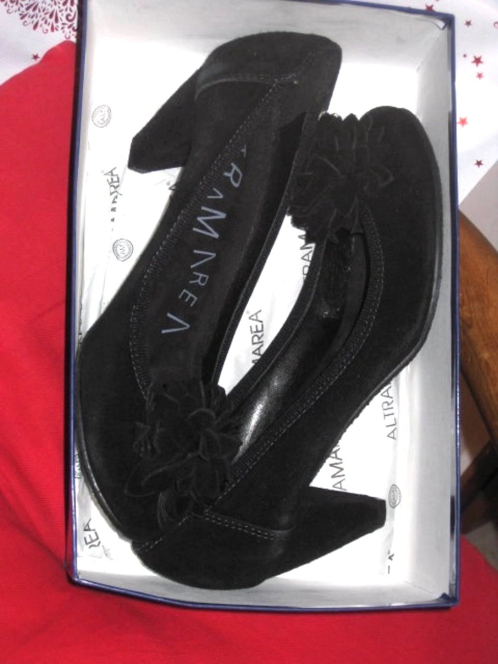 NEU Damen Schuhe Samt Pumps Gr.40 in Schwarz von Altramarea
