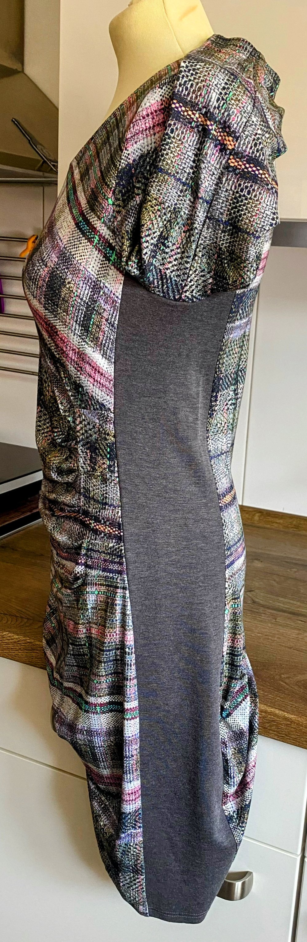 NEU Damen Kleid Stretch Etui Gr.36 in Grau/Bunt von Malvin 