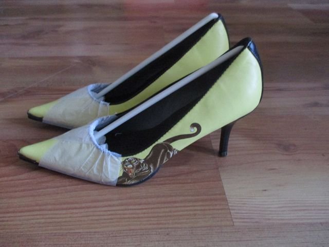 Gelbe Ed Hardy Pumps mit Panther Motiv, Größe 39, NEU