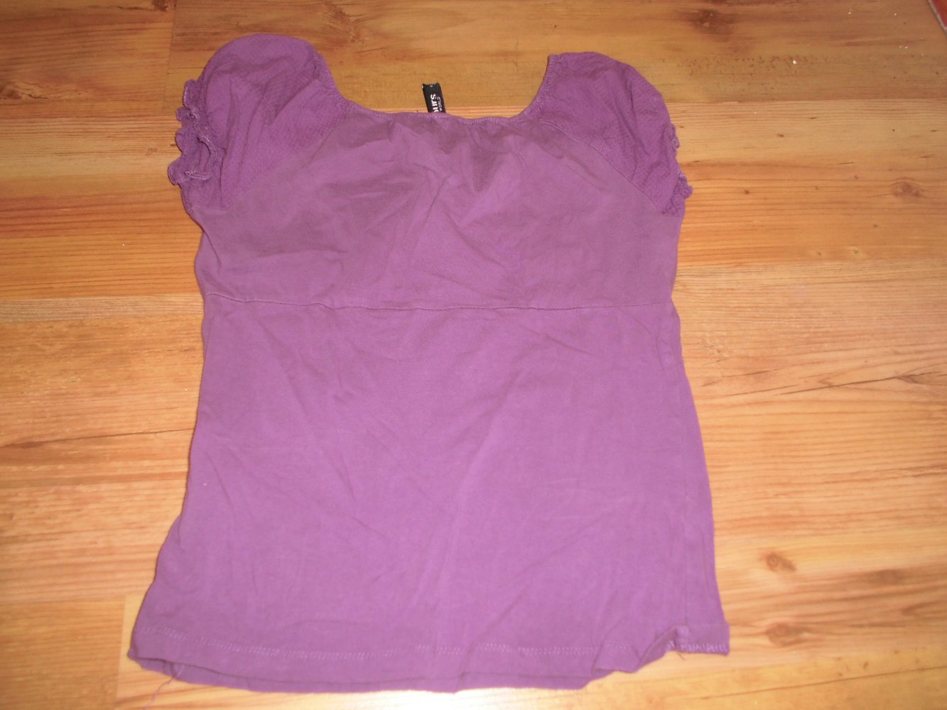 Lila T-Shirt mit Schleife - Größe S 34/36 - guter Zustand